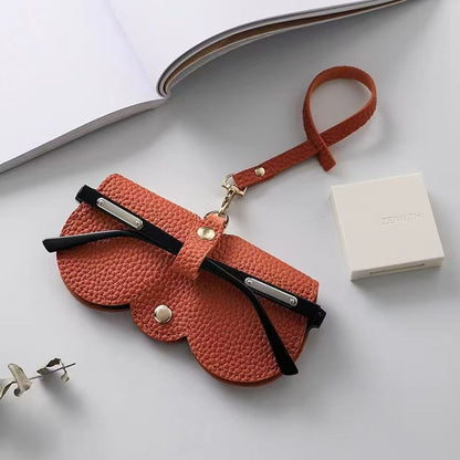 😎🕶️ Protect Your Eyewear in Style – Premium Leather Glasses Case ✨👝
